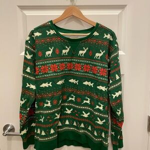 Magellan Outdoors Green Festive Crewneck Sweater